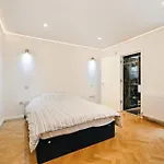 City Chic London Apartment With 2 Bedrooms